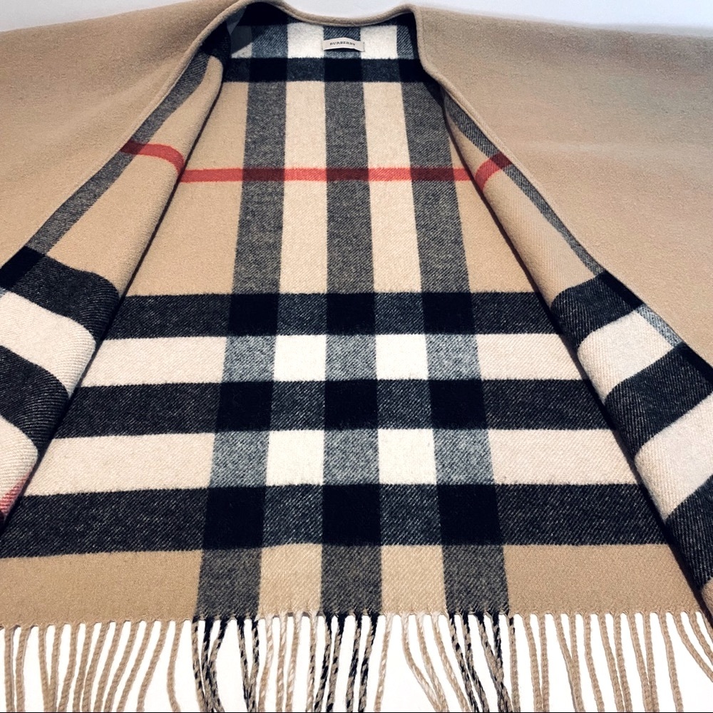 Burberry Collette Reversible Half Mega Check Cape. - image 6